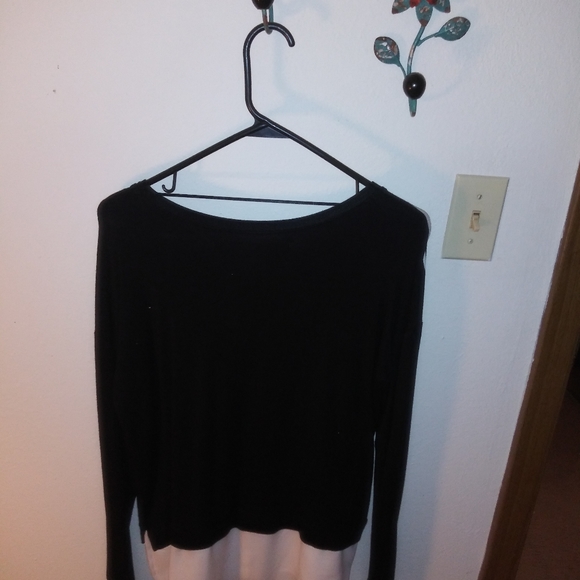 Top - Picture 3 of 4